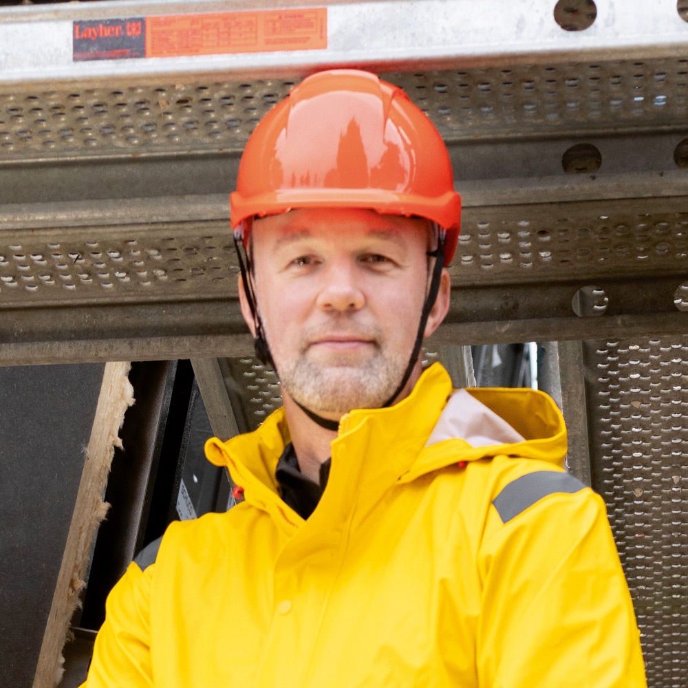 pics/Feldtmann 2016/Kopfschutz/helmets/tector-4003-industrial-safety-helmet-use2.jpg